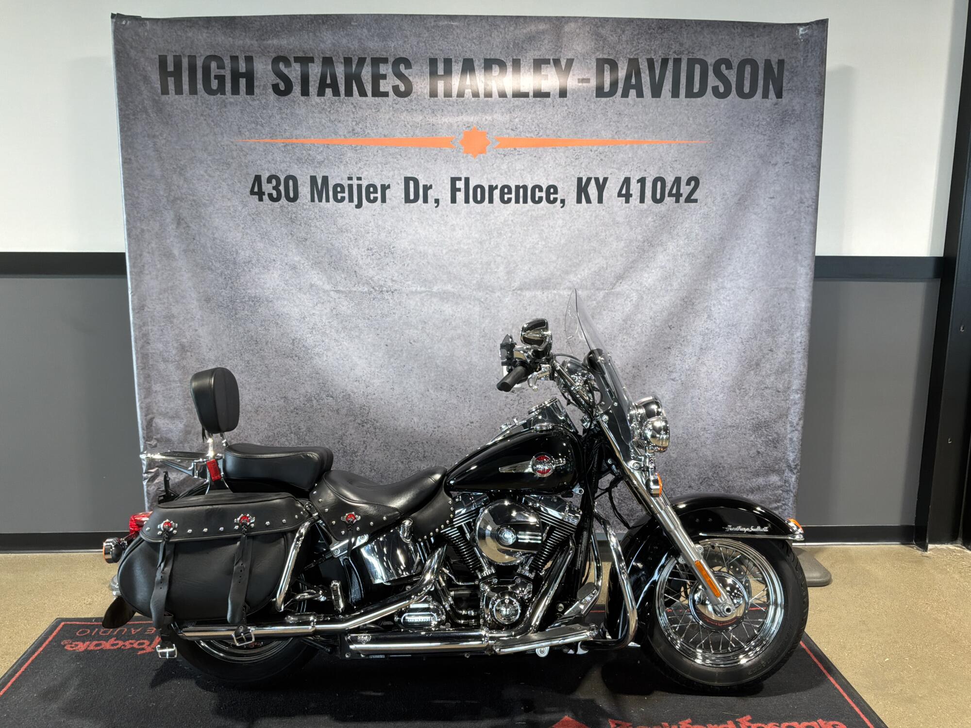 2017 Harley-Davidson® Heritage Softail® Classic Vivid Black FLSTC
