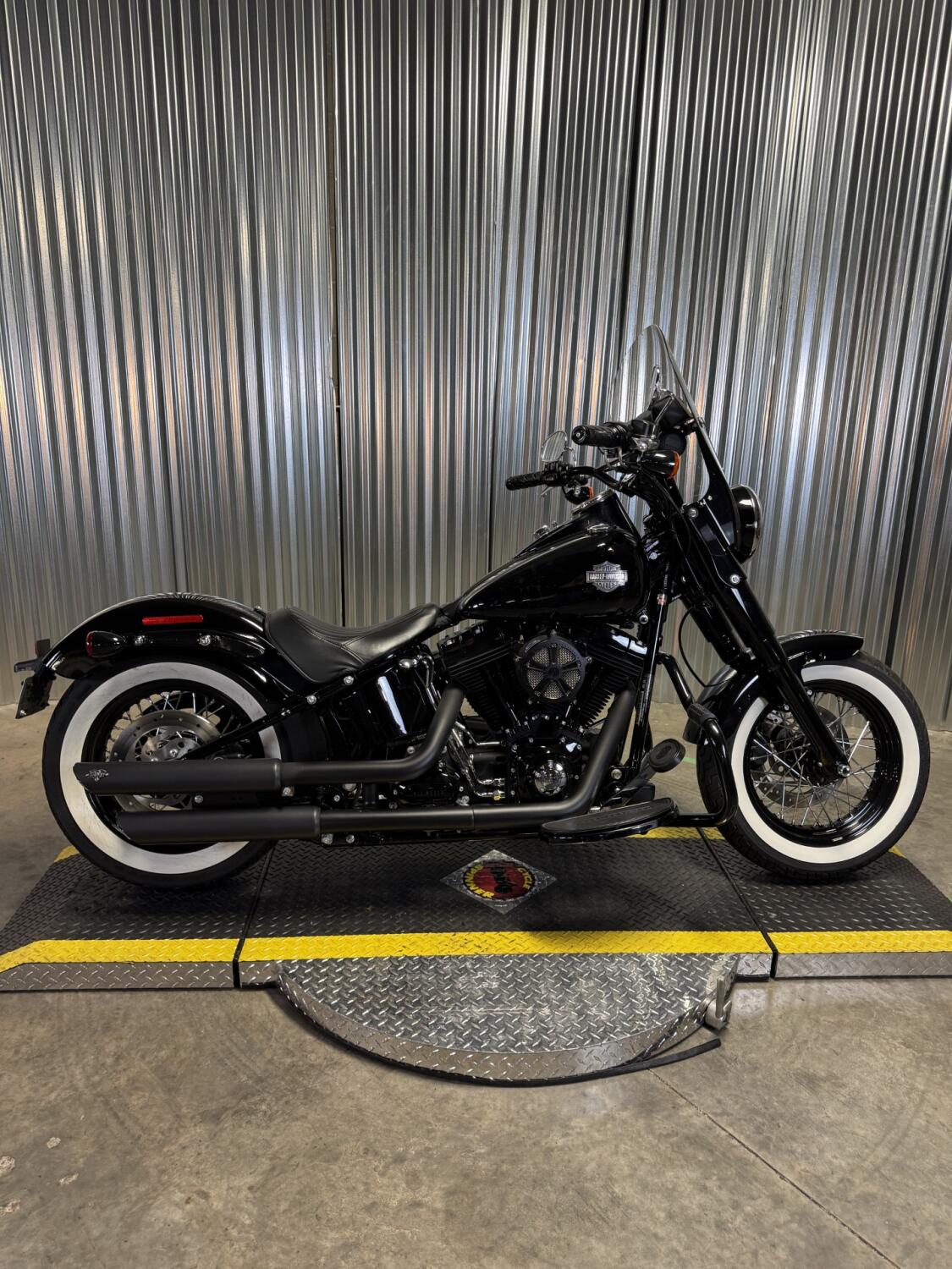 2015 Harley-Davidson® Softail Slim® Vivid Black