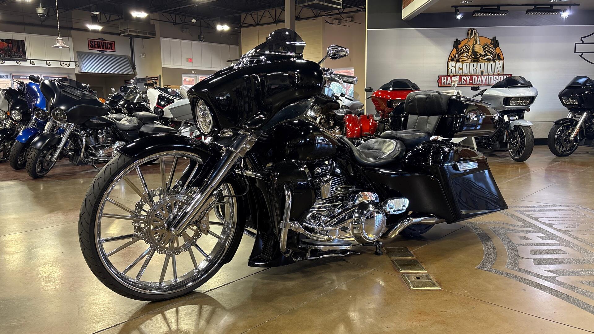 FLHXS 2017 Street Glide® Special