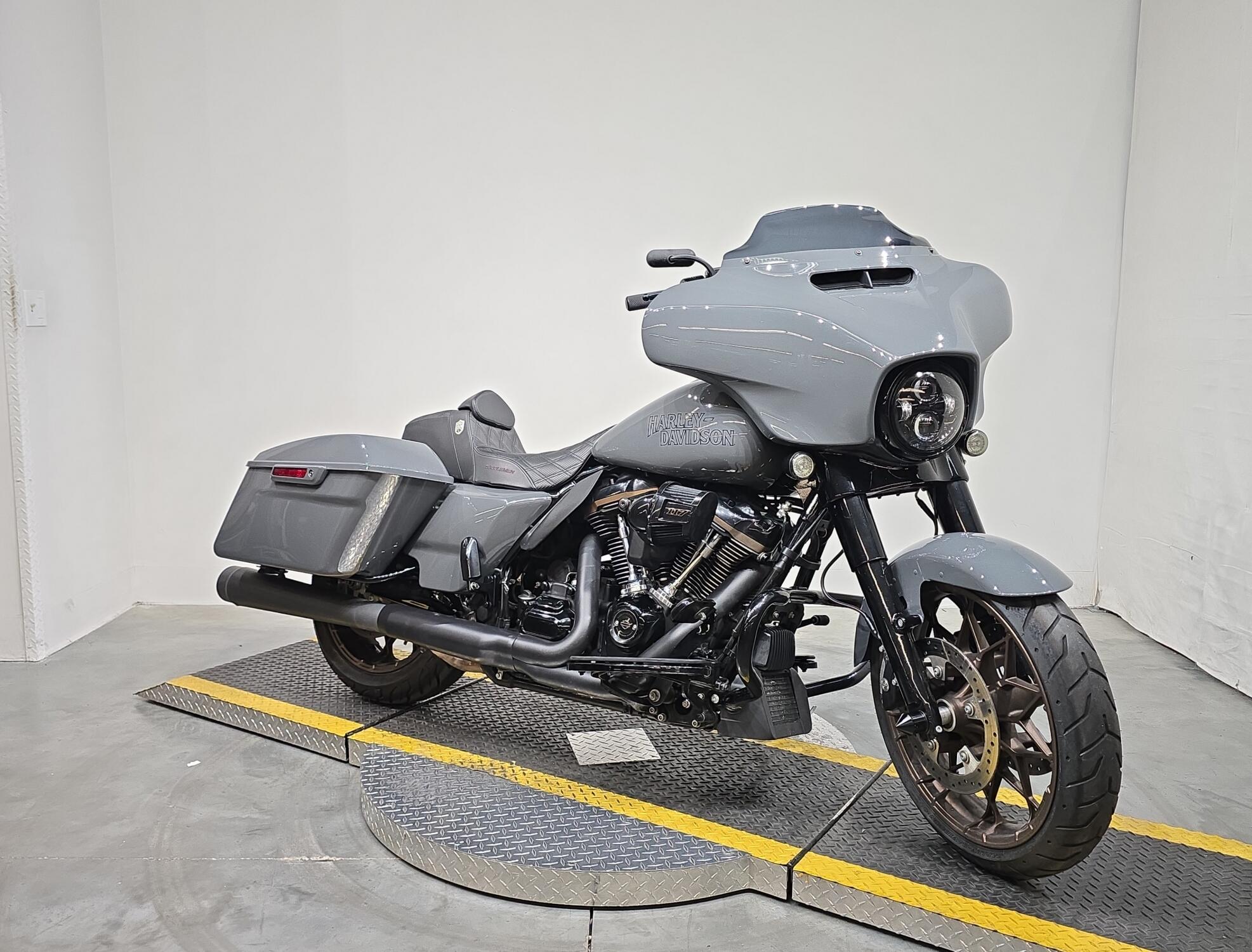 FLHXST 2022 Street Glide® ST