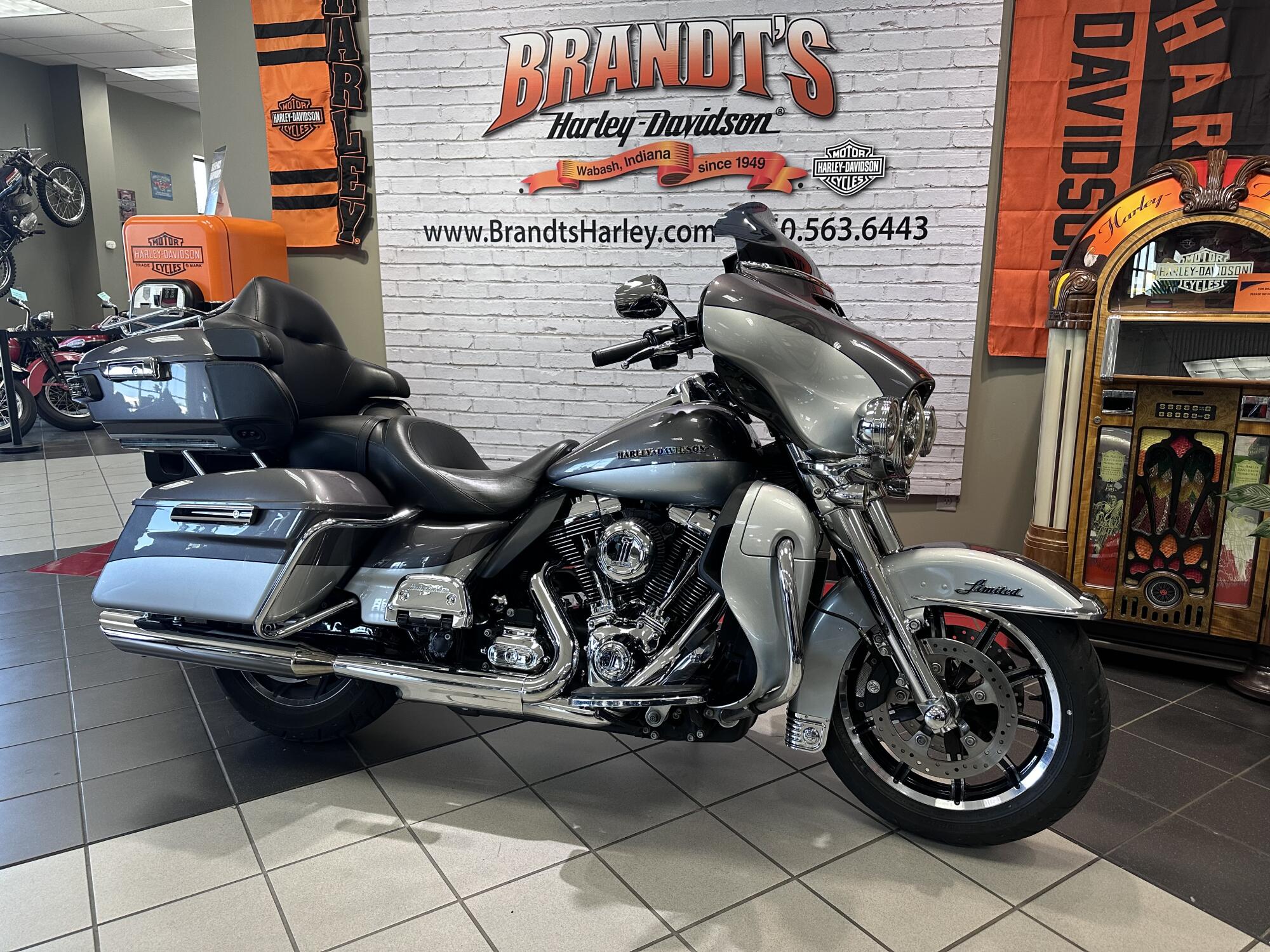 2014 Harley-Davidson® Ultra Limited Charcoal Slate/Palladium Silver