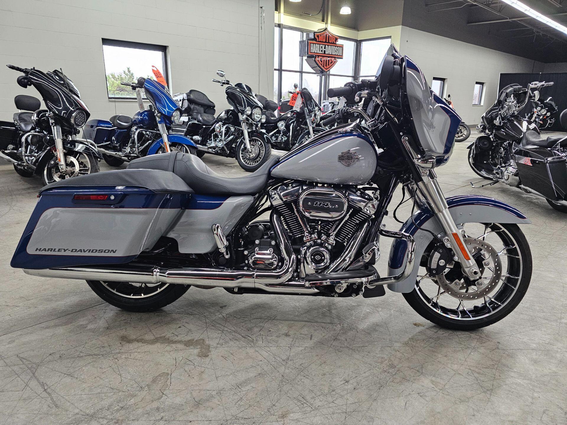 FLHXS 2023 Street Glide® Special