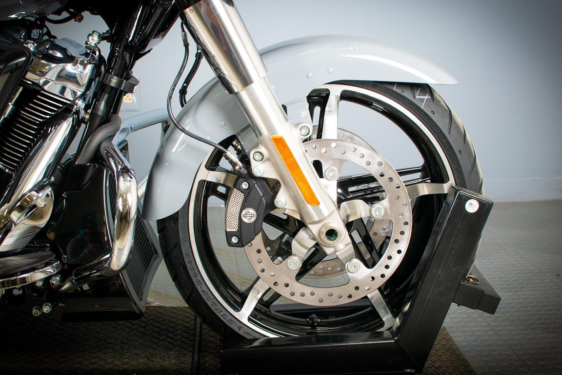 2026 Harley-Davidson® Road Glide™ FLTRX, photo 12