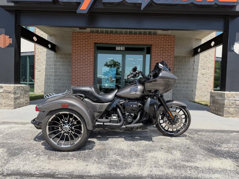 FLTRT 2023 Road Glide® 3