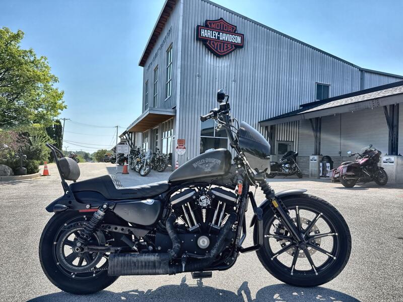 2016 Harley-Davidson® Iron 883™ Black Denim