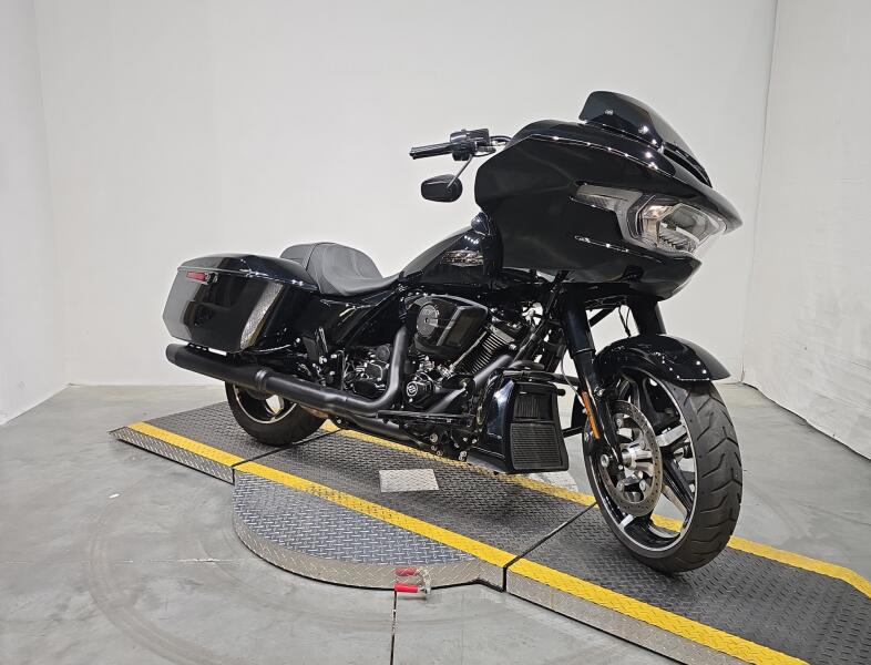 FLTRX 2025 Road Glide™