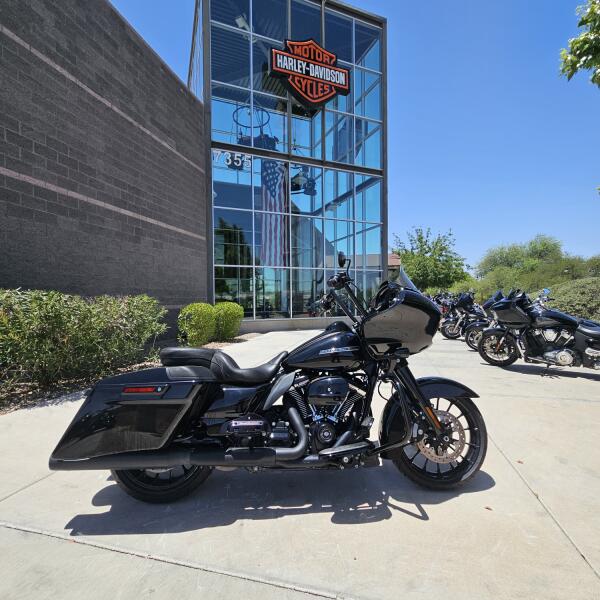 FLTRXS 2018 Road Glide® Special