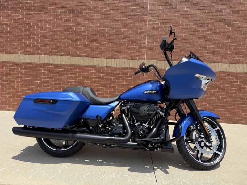 2026 Harley-Davidson® Road Glide® Aurora Blue Denim Black Trim