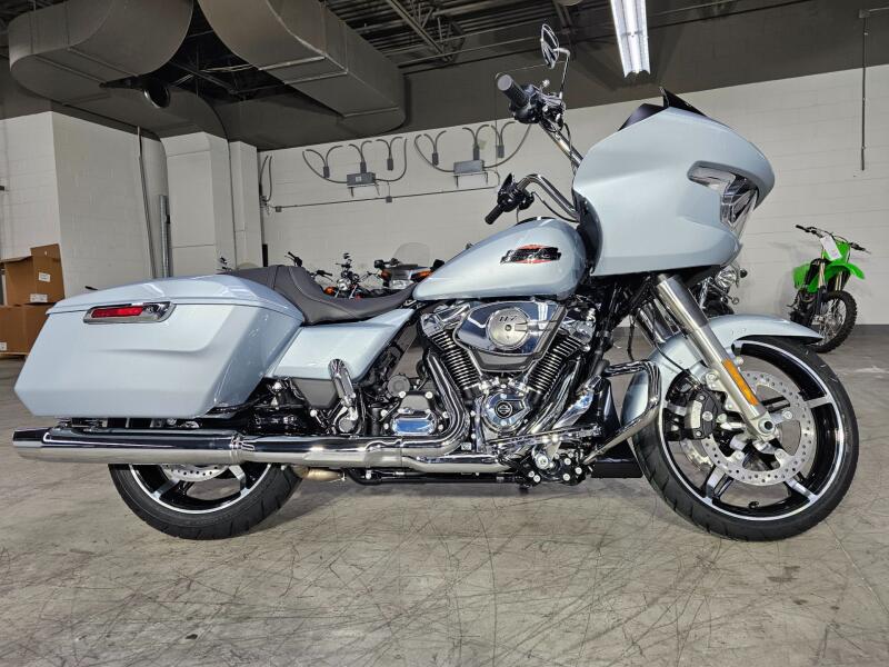 FLTRX 2025 Road Glide™