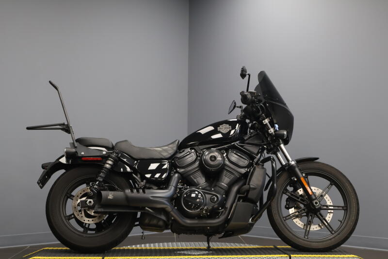 2025 Harley-Davidson® Nightster® Vivid Black