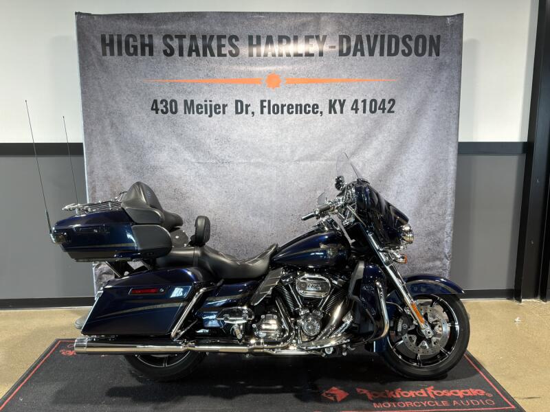 2018 Harley-Davidson<sup>®</sup> 115th Anniversary CVO<sup>™</sup> Limited Odyssey Blue FLHTKSE ANV