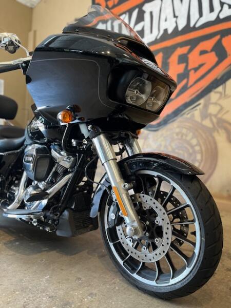 FLTRT 2023 Road Glide® 3