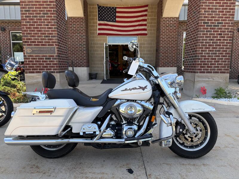 2008 Harley-Davidson® Road King® White Gold Pearl