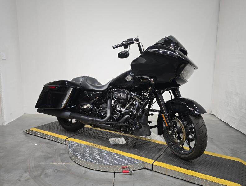 FLTRXS 2023 Road Glide® Special