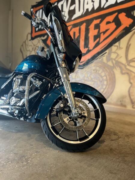 FLHX 2020 Street Glide®