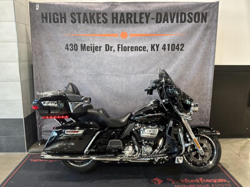 2018 Harley-Davidson® Ultra Limited Vivid Black FLHTK