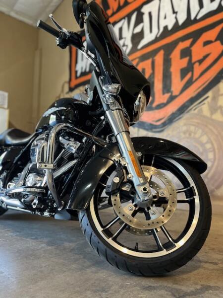 FLHX 2019 Street Glide®