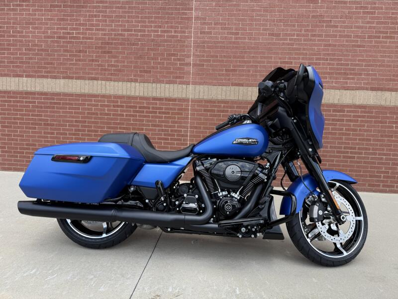 2026 Harley-Davidson® Street Glide® Aurora Blue Denim Black Trim