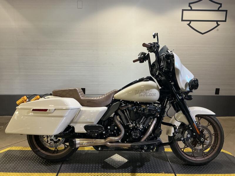 FLHXST 2023 Street Glide® ST