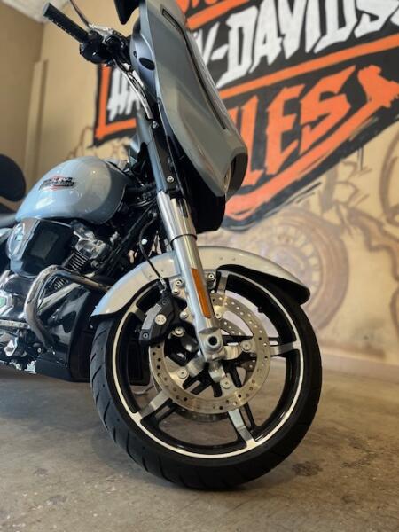 FLHX 2025 Street Glide™