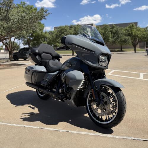 2026 Harley-Davidson® Street Glide Limited Dark Billiard Gray Black Trim thumb 3