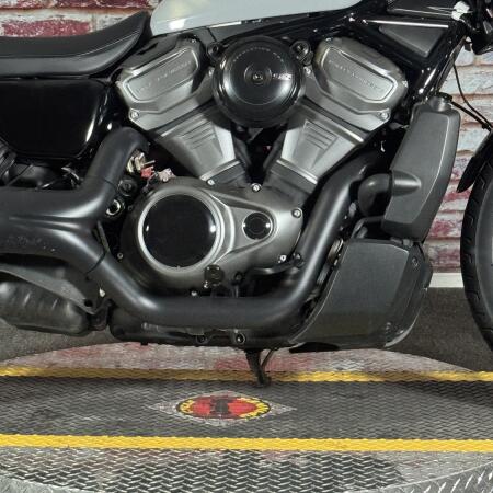 RH975 2024 Nightster™ thumb 2