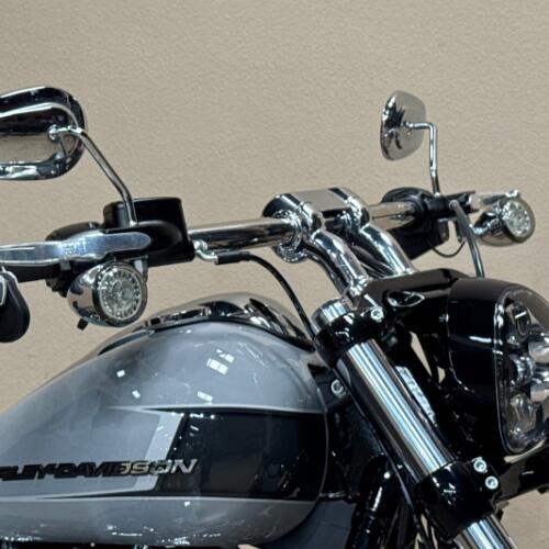 Harley-Davidson® Breakout™ 117 2024 thumb 1