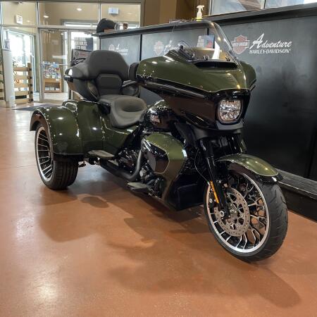 2026 Harley-Davidson® Street Glide 3 Limited FLHLT thumb 2