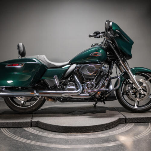 2024 Street Glide® (FLHX) thumb 2