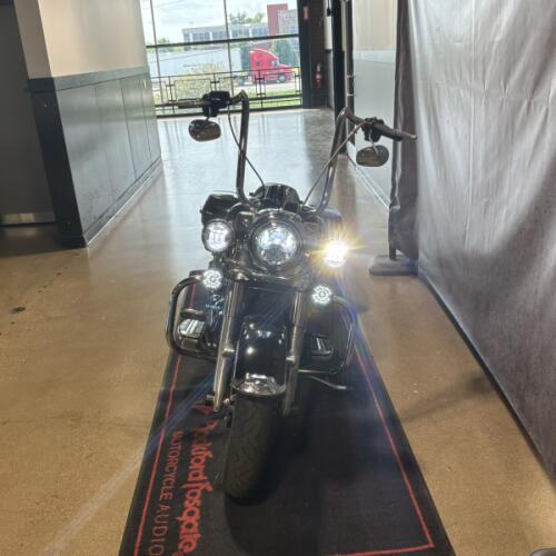 2021 Harley-Davidson® Road King® Vivid Black thumb 2