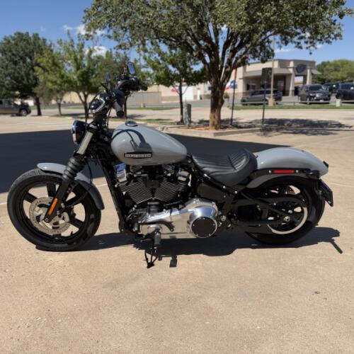 2026 Harley-Davidson® Street Bob® Dark Billiard Gray Chrome Cast Wheels thumb 0