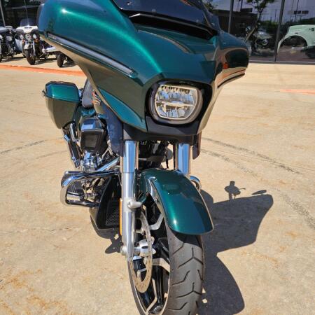 FLHX 2024 Street Glide® thumb 2