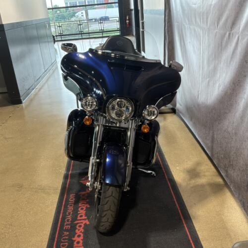 2018 Harley-Davidson<sup>®</sup> 115th Anniversary CVO<sup>™</sup> Limited Odyssey Blue FLHTKSE ANV thumb 2