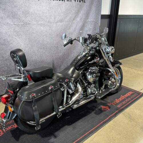 2017 Harley-Davidson® Heritage Softail® Classic Vivid Black FLSTC thumb 1