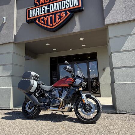 2025 Harley-Davidson® Pan America® 1250 Special Whiskey Fire / Raven Metallic w/Laced Wheels thumb 3