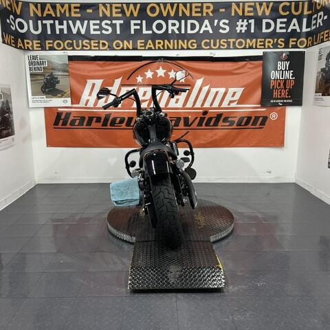 FLSL 2021 Softail Slim® thumb 1