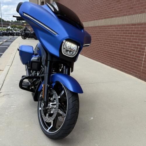 2026 Harley-Davidson® Street Glide® Aurora Blue Denim Black Trim thumb 2