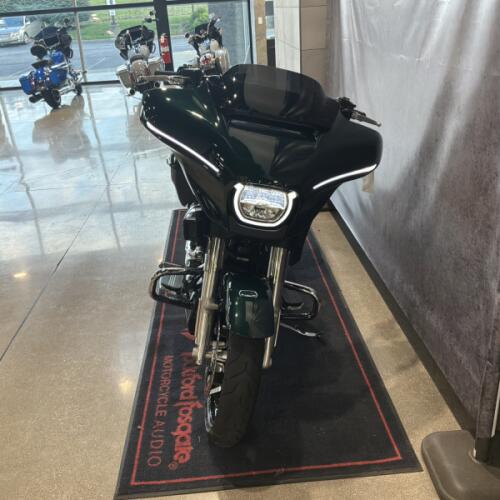 2024 Harley-Davidson® Street Glide® Alpine Green thumb 2