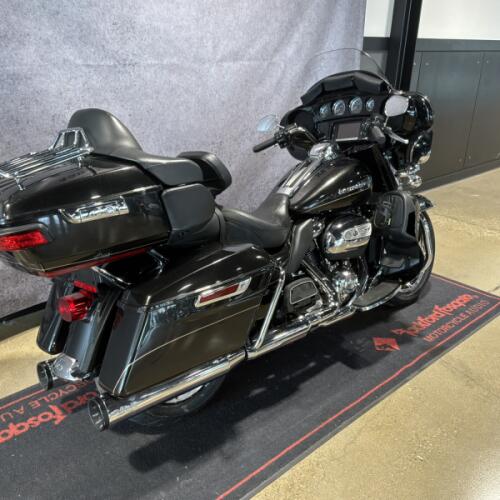 2017 Harley-Davidson® Ultra Limited Two-Tone Black Hills Gold/Black Quartz FLHTK thumb 0