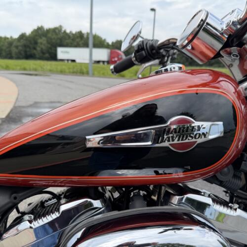 2011 Harley-Davidson® 1200 Custom Sedona Orange/Vivid Black thumb 0