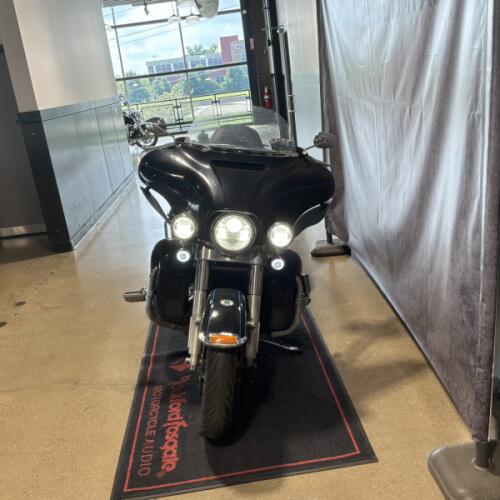 2015 Harley-Davidson® Ultra Limited Vivid Black thumb 2