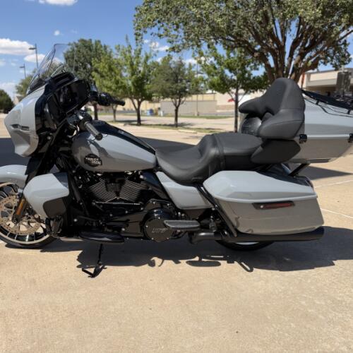 2026 Harley-Davidson® Street Glide Limited Dark Billiard Gray Black Trim thumb 0