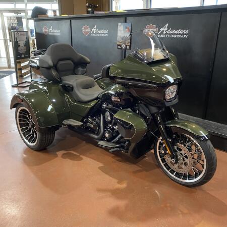 2026 Harley-Davidson® Street Glide 3 Limited FLHLT thumb 3