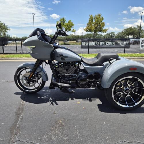 FLTRT 2026 Road Glide 3 thumb 0