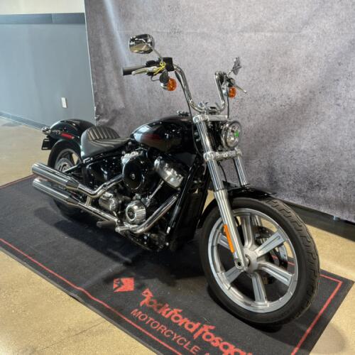 2023 Harley-Davidson® Softail® Standard Vivid Black thumb 3