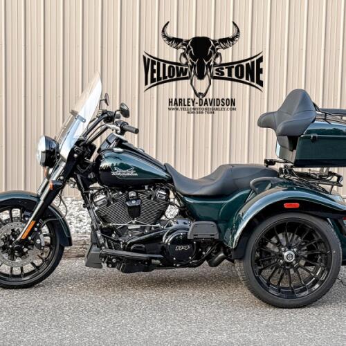 2024 Harley-Davidson® Freewheeler® Alpine Green / Vivid Black thumb 0