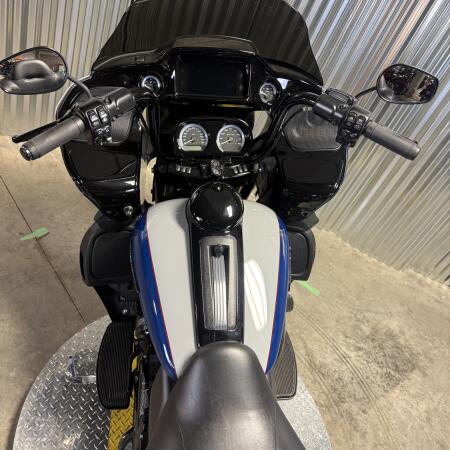 2023 Harley-Davidson® Road Glide® Limited BIL BLU/BIL GRY thumb 1