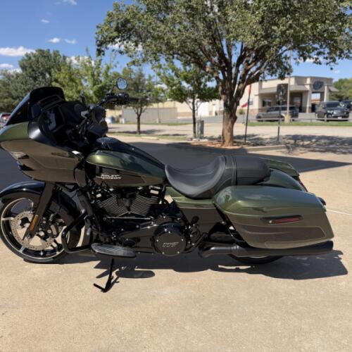 2026 Harley-Davidson® Road Glide® Olive Steel Metallic / Vivid Black Black Trim thumb 0
