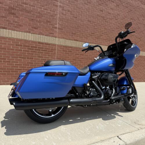 2026 Harley-Davidson® Road Glide® Aurora Blue Denim Black Trim thumb 2
