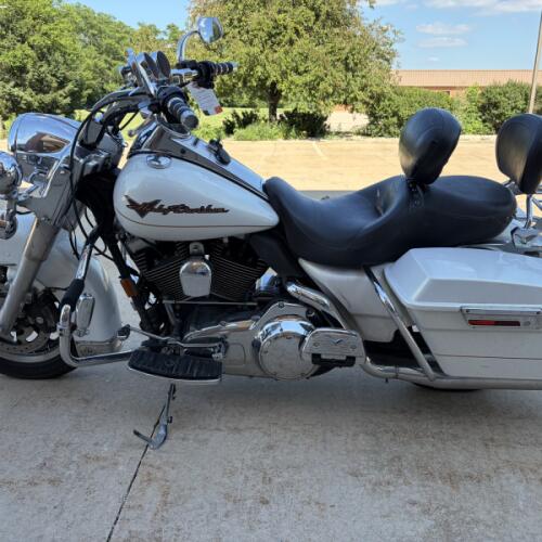 2008 Harley-Davidson® Road King® White Gold Pearl thumb 0